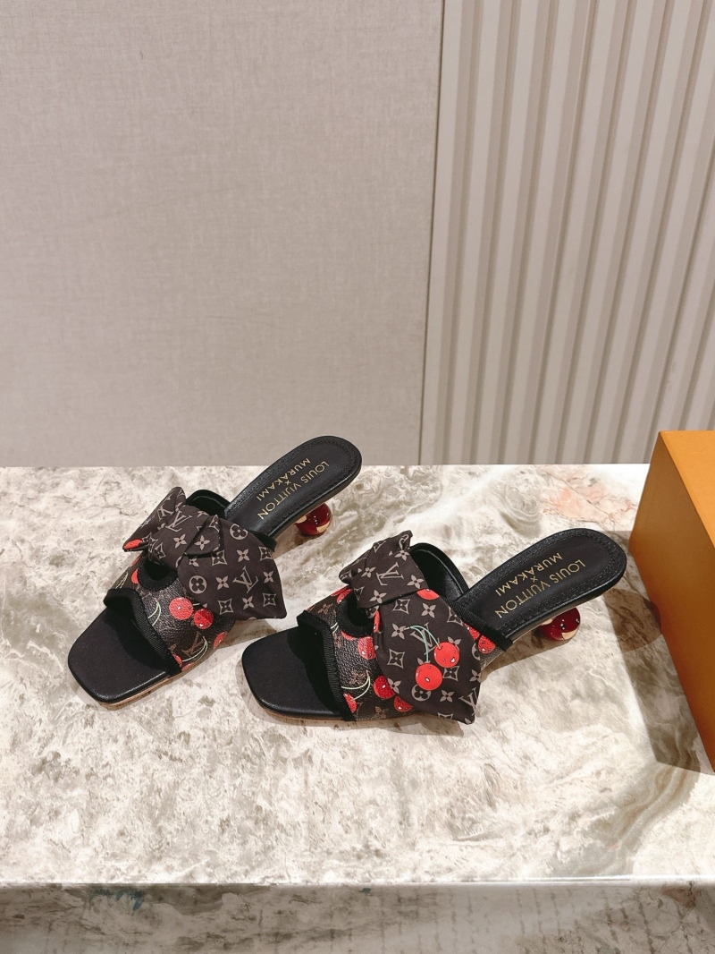 l0vis Vvtt0n slippers